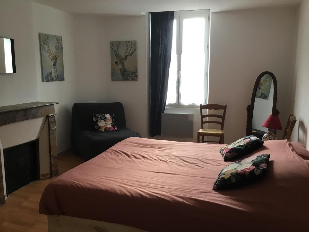 Maison de centre ville 4 à 6 personnes Précigné Exterior foto